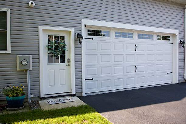 24/7 Emergency Garage Door Panel Replacement experts in Charleroi, PA